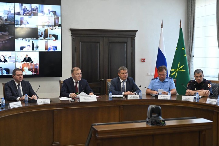 Мурат Кумпилов провёл заседание антинаркотической комиссии в Адыгее