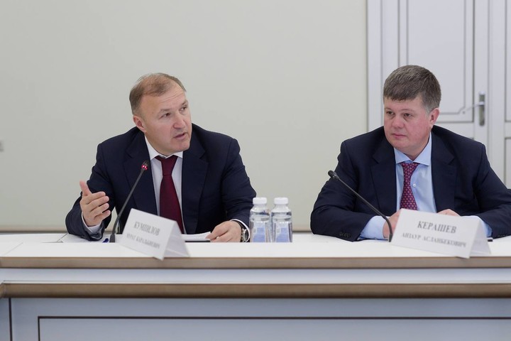 Глава Адыгеи принял участие в совещании министра строительства России