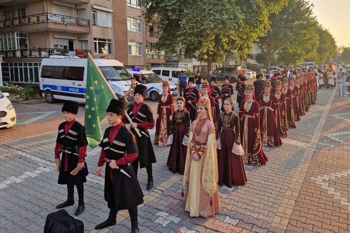 Детский ансамбль «Зори Майкопа» принял участие в фестивале в Турции