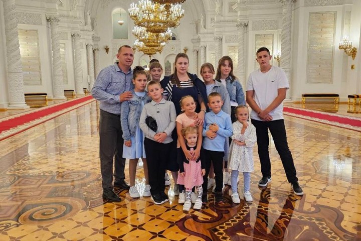 Семья из Адыгеи встретилась с президентом России Владимиром Путиным
