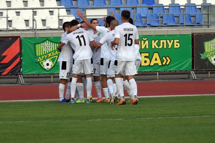 Майкопская «Дружба» одержала победу в первом домашнем матче сезона