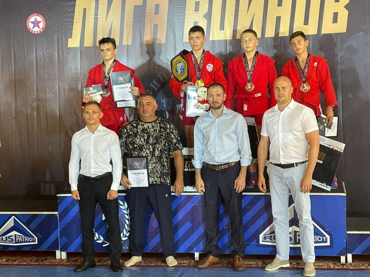 Самбисты из Адыгеи вернулись с  медалями с  турнира 