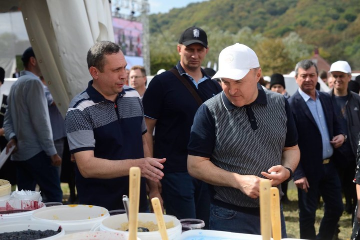 В Майкопском районе проходит ежегодный фестиваль адыгейского сыра