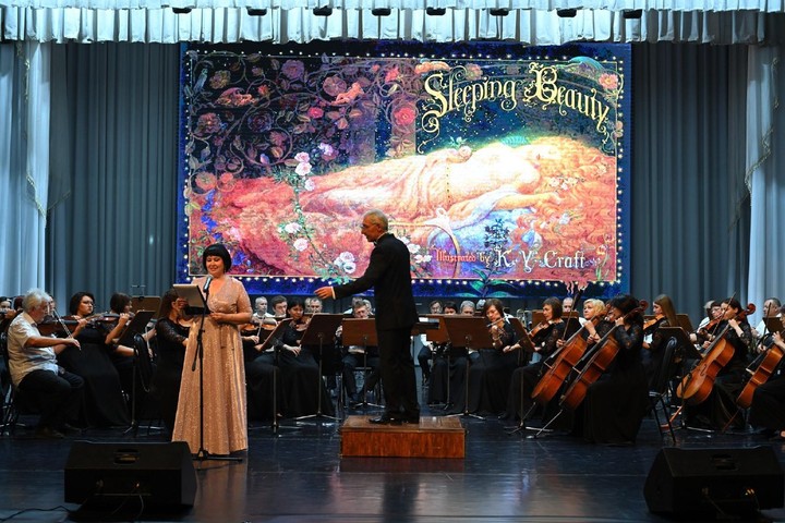 В Майкопе представили воскресный концерт для детей и взрослых «Спящая красавица» 