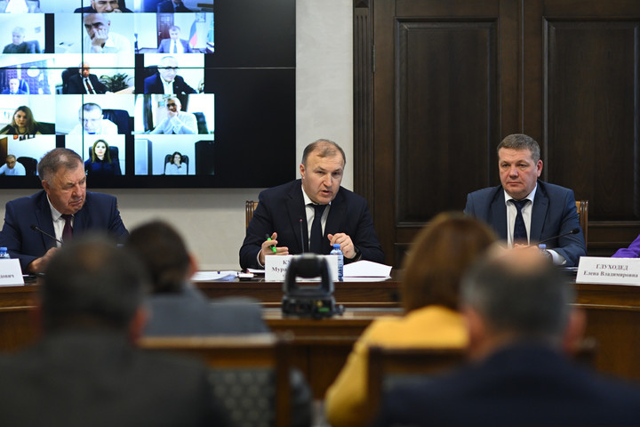 Мурат Кумпилов провел заседание Комиссии по координации работы по противодействию коррупции 