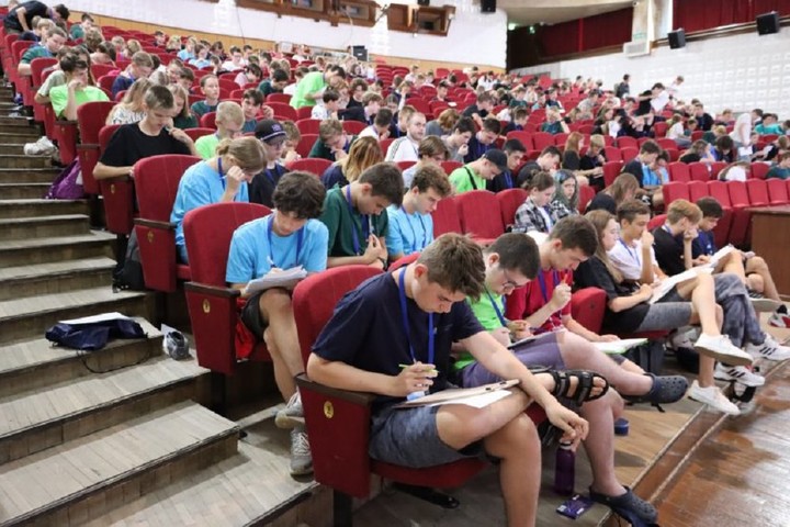 Школьники из Адыгеи приняли участие в смене «Юный математик» 