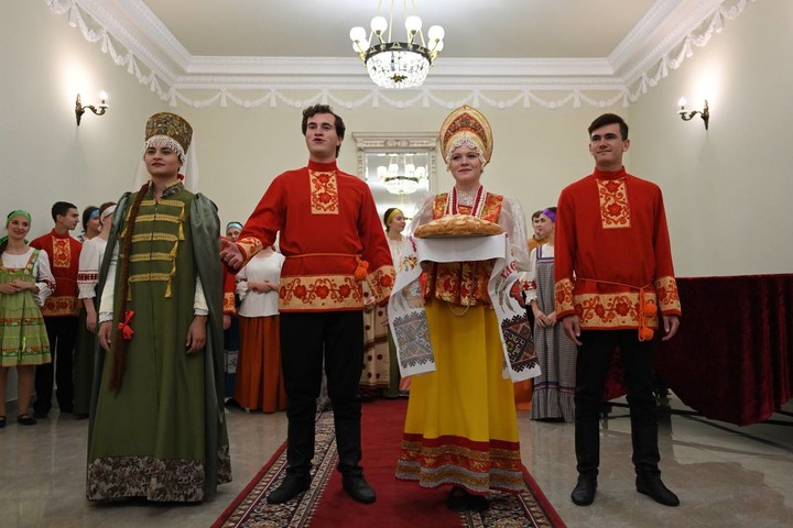 Глава Адыгеи пожелал участникам Дня русской культуры плодотворной работы