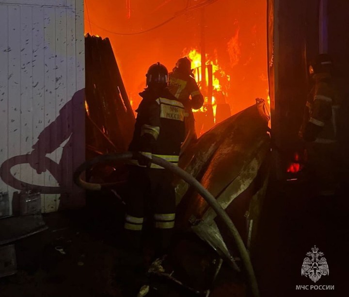 МЧС Адыгеи локализовало пожар в п. Яблоновский Тахтамукайского района 