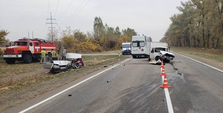 В Адыгее произошло лобовое столкновение с участием 3 автомобилей