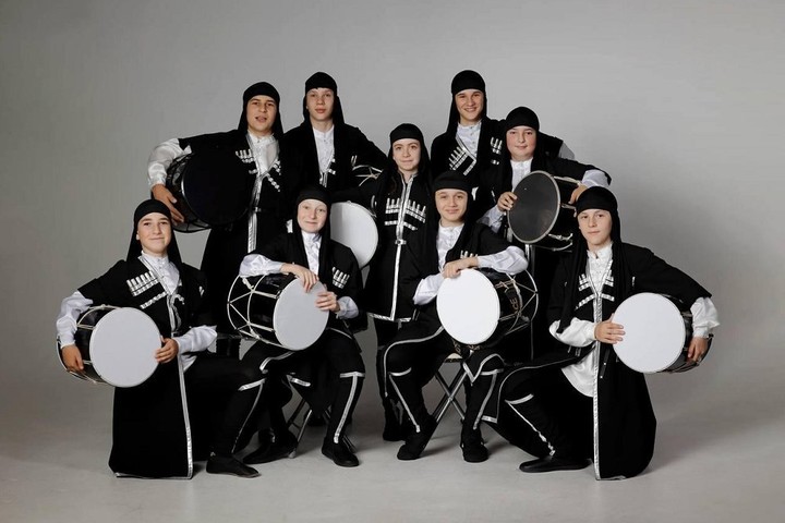 Ансамбль кавказских барабанов из Адыгеи примет участие в «Хрустальной терпсихоре»