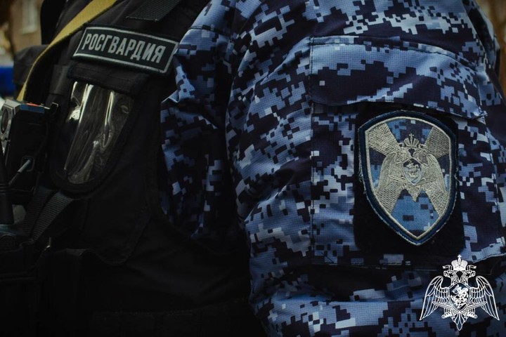 В Адыгее росгвардейцы задержали мужчину, находящегося в федеральном розыске