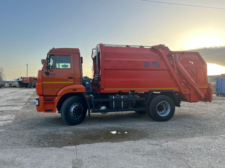 У  регионального оператора в Адыгее приступили к работе два новых мусоровоза 