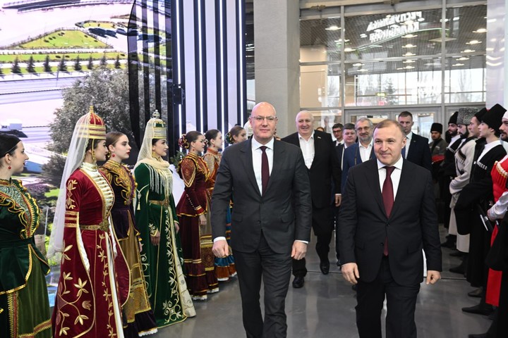 Чернышенко принял участие в открытии Дня Адыгеи на выставке «Россия»