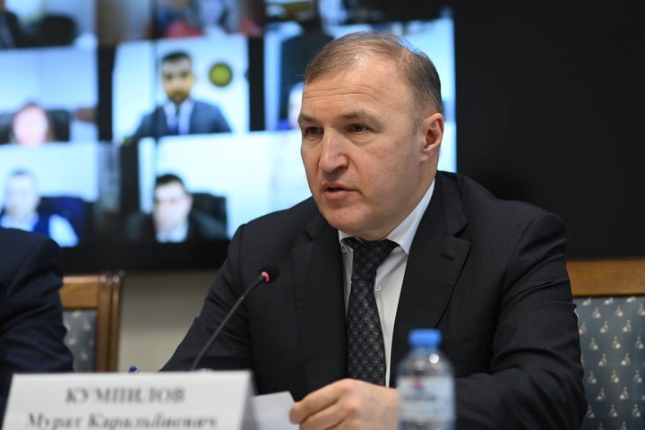 Кумпилов призвал жёстко пресекать коррупционные правонарушения
