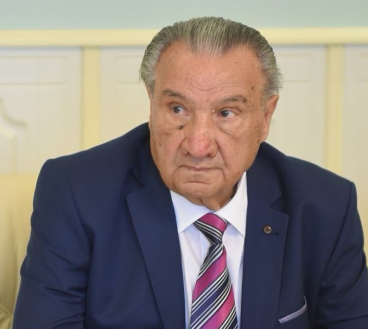 Машбашев исхак шумафович. Исхак шумафович машбаш российский поэт. Исхак машбаш. Исхак шумафович машбаш российский поэт. Адыгейский писатель машбаш.