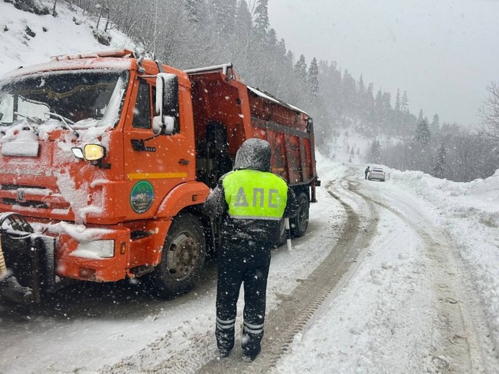На дорогах Адыгеи за сутки произошло 33 ДТП в связи с ухудшением погодных условий