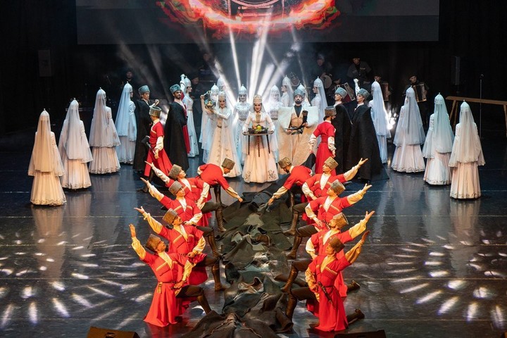 «Нальмэс» представит хореографический спектакль «Адыгская народная свадьба»