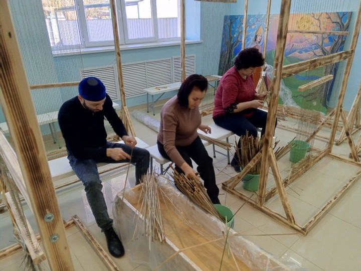 Замудин Гучев провел  очередной семинар - практикум по плетению адыгской циновки 