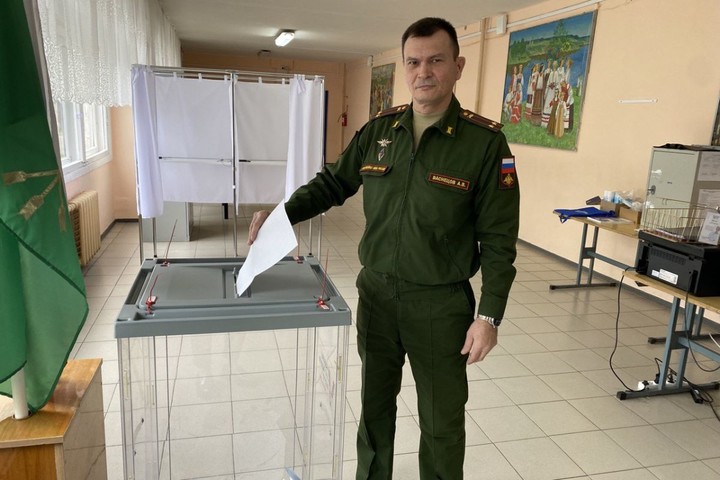 Кавалер "Ордена Мужества" Андрей Васнецов проголосовал в Адыгее 