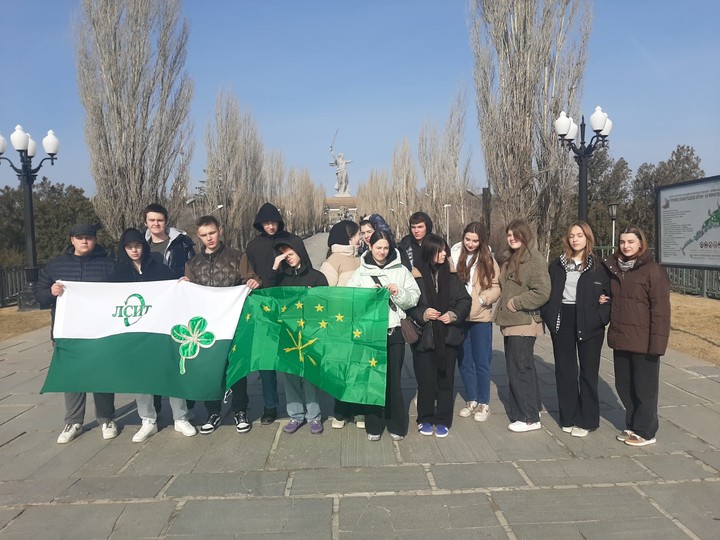Учащиеся Лицея №34 Майкопа совершили историко-просветительскую поездку в Волгоград