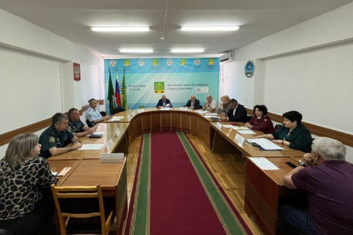 В Адыгейске обсудили вопросы безопасности и организации детского отдыха