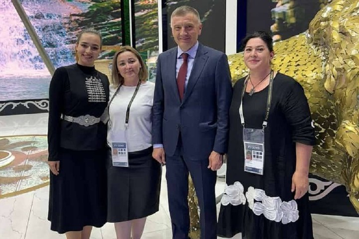 Министр культуры Адыгеи посетил выставку-форум «Россия» на ВДНХ