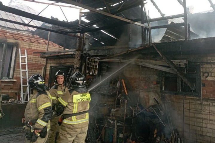 В Адыгее в течение недели пожарные ликвидировали 19 пожаров