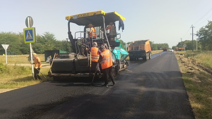 В Адыгее завершается ремонт участка региональной дороги в Гиагинском районе 