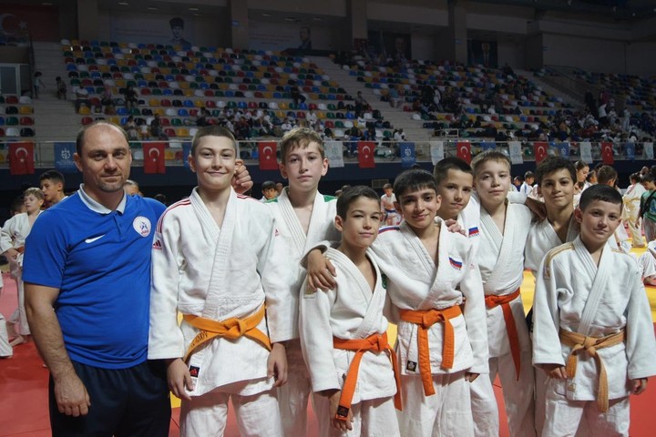 Юные дзюдоисты из Адыгеи взяли две бронзы международного турнира в Турции 