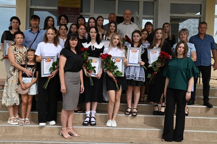 В Гиагинском районе состоялось чествование выпускников-медалистов
