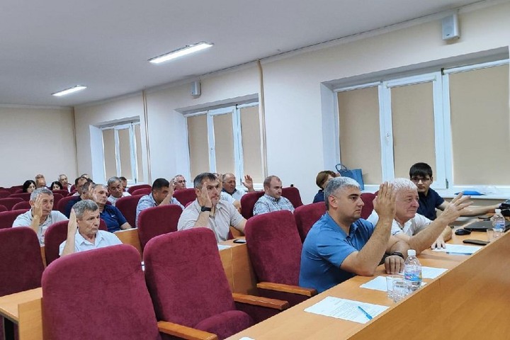 В Теучежском районе состоялось очередное заседание совета народных депутатов