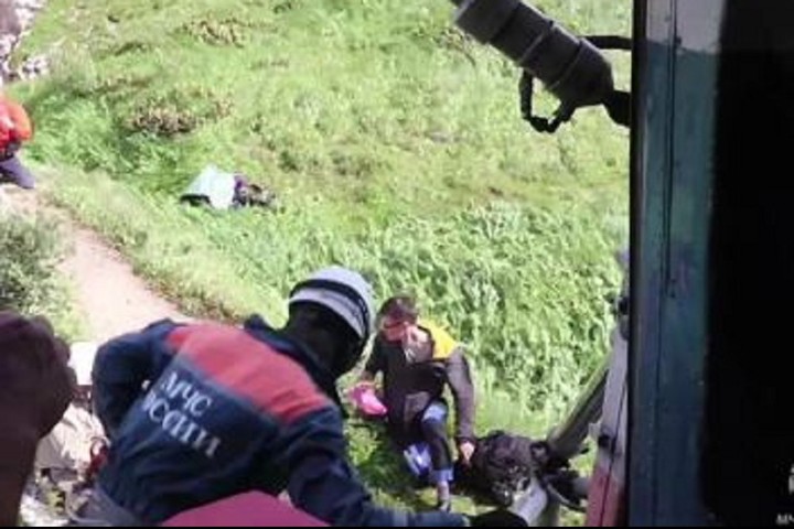 В Адыгее эвакуировали на вертолете травмированного пенсионера