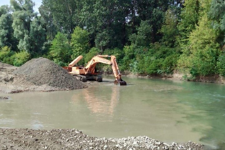 В Адыгее посевы риса обеспечивают бесперебойной подачей воды