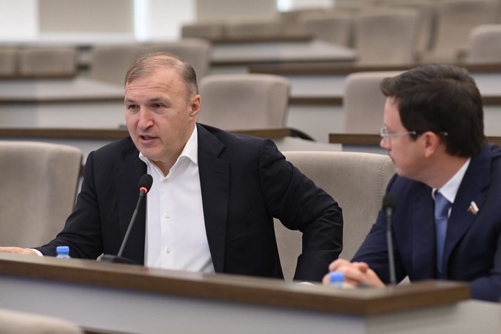 Глава Адыгеи провёл рабочую встречу с депутатом Госдумы Антоном Немкиным